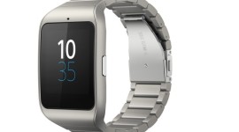 Sony SmartWatch 3 v provedení s nerezovou ocelí Sony SmartWatch 3 v provedení s nerezovou ocelí