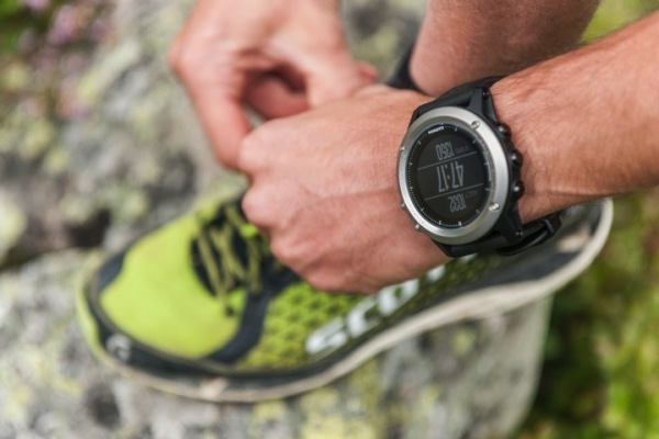 Garmin představil trojici chytrých hodinek
