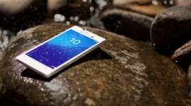 Některé Xperie mají skrytý FM vysílač