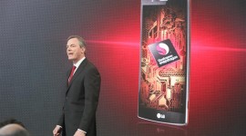 LG představilo top model G4