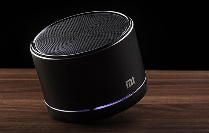 Zabezpečení od Xiaomi, výkonný reproduktor a stylové chytré náramky