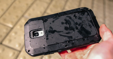 Video crash test - odolný kryt pro Xiaomi Mi4