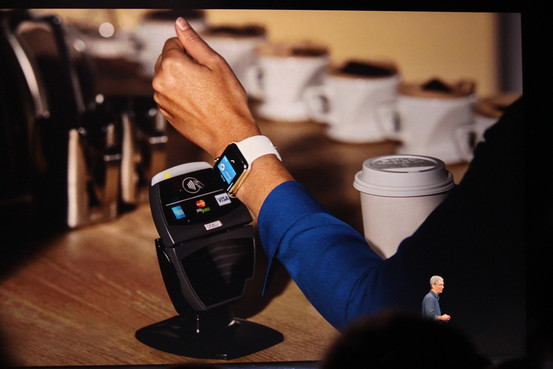 Apple by měl dostávat poplatky z plateb přes Apple Pay